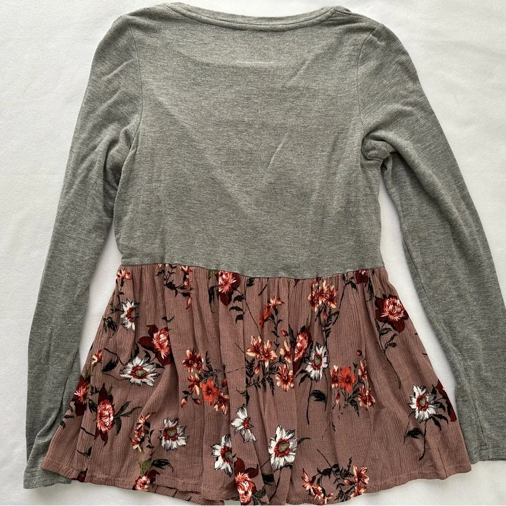 Latched Mama long sleeve babydoll blouse for breastfeeding and pregnancy - Picture 4 of 6